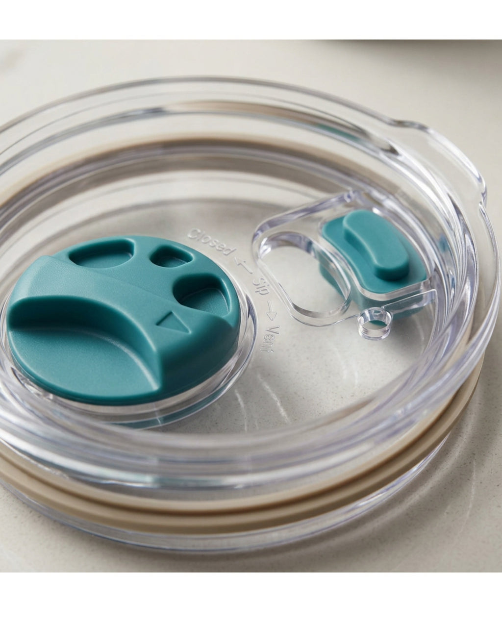 Zptwn Three-Position Dial Vacuum Tumbler 20 oz Sand Teal - Detail view
